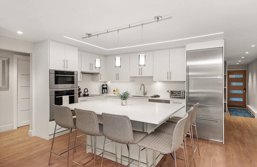 Aspen Condo | Three Blocks To Downtown! Parking, Wood FP, W/D, With Portable Air Conditioning
