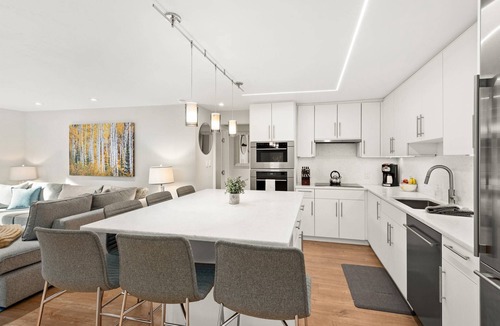 Aspen Condo | Three Blocks To Downtown! Parking, Wood FP, W/D, With Portable Air Conditioning