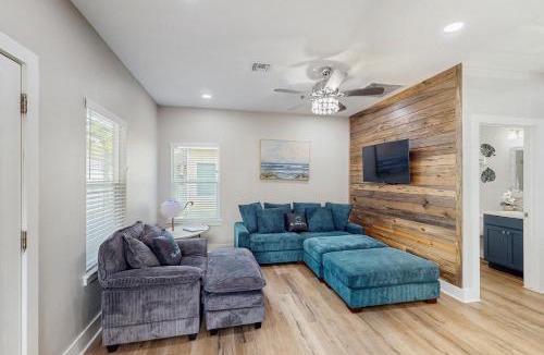 Fulton House | Three Palms By The Bay