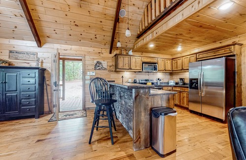Ridges Over the Lake Cabin | Three-story dog-friendly home w/, WiFi, pool table & 3 fireplaces