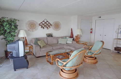 Midtown Ocean City Condo | Thunder Island 7A-Baywater 39th St, Pool, Elev, W/D, AC