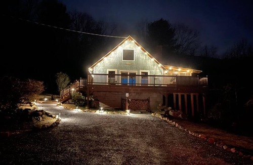 Bentonville Cabin | Timber Creek Falls - a Shenandoah cabin with a private waterfall