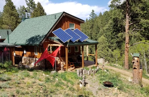 Pine Cabin | Timber Valley Cabin Off grid secluded hideaway, about an hour from Denver