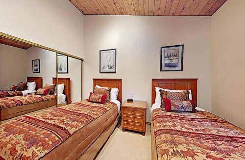 Snowmass Village House | Timberline Condominiums 2 Bedroom plus Loft 3 Bath Deluxe Unit B3H