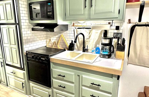 Leeds House | Tiny Home RV near Zion National Park! #24C