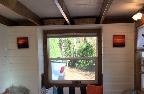 Log Cabin House | TINY HOUSE experience on the Cedar Creek Lake with lake view. 26mi to Canton!