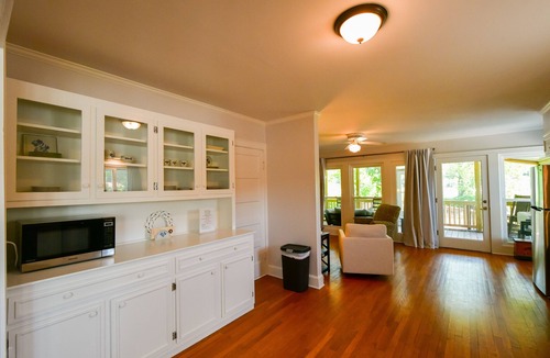 Williamstown House | Toccoa River House- Toccoa River Front, 2br/2ba, walk to town, Wifi