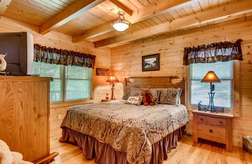 Wears Valley House | Tomahawk Lodge