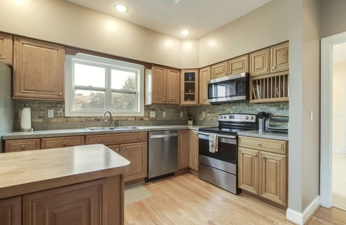 Tellico Village House | Toqua Coves - Lake Front Living! 2 Fireplaces! Attached Garage! Screened Porch!