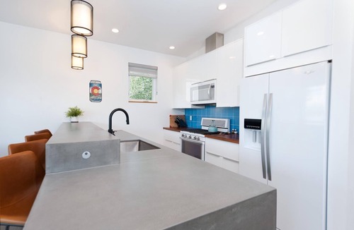 Durango House | Townhome with Awesome Views - 1 Mile to Downtown - 30+ Day Stay Required