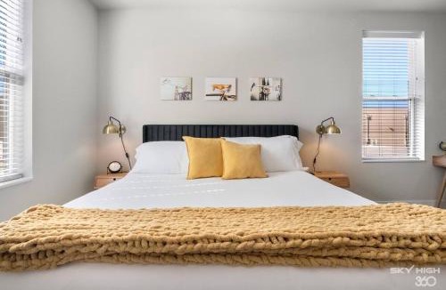 Rogers Apartment | Trails End Here, Pool, King Beds, Gym, Lux Apt