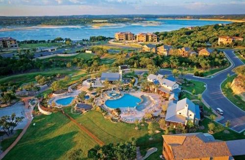 Northshore On Lake Travis Villa | Tranquil Lakefront Villa -Jacuzzi, Pickle Ball, Movie, Winery