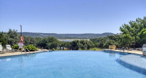 Northshore On Lake Travis Villa | Tranquil Lakefront Villa -Jacuzzi, Pickle Ball, Movie, Winery