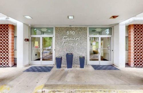 North Capitol Apartment | Traveling Professionals. Garage Parking. Downtown.