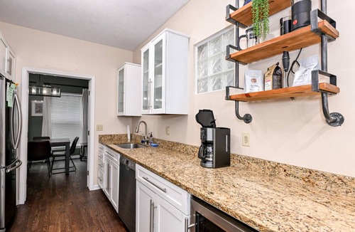 Tremont House | Treasure in Tremont! Sleeps 12!