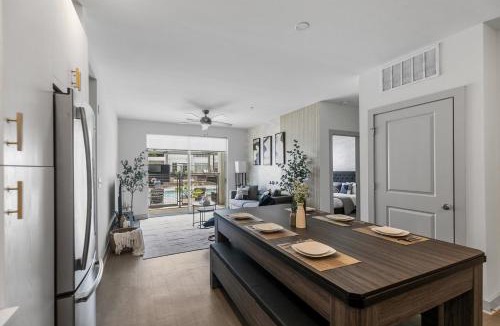 Forest Park Apartment | Trendy 3BR 2BA Urban Oasis