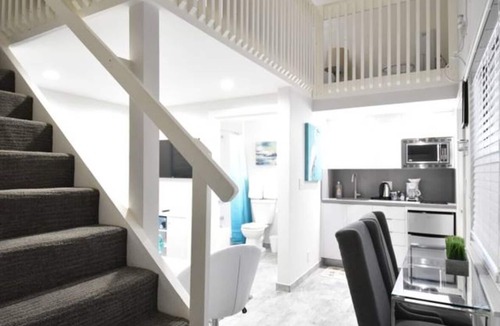 Hollywood Apartment | Trendy LOFT apt Hollywood Beach Unit # 4