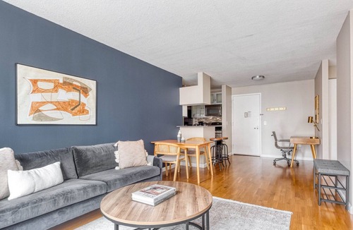 Upper West Side Apartment | Trendy UWS 1BR w/Gym, Doorman & Elevator, nr Central Park, by Blueground