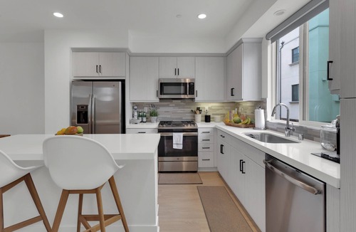 Toluca Lake House | Tri-Level Modern Home + Private Rooftop Deck
