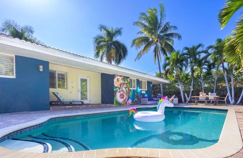 South Corals House | Tropical Oasis Heated saltwater Pool 6min to beach
