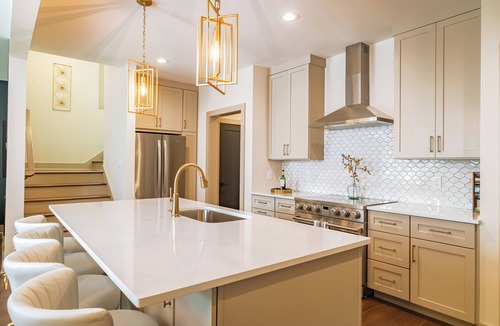 Eighth Avenue House | Two New Homes | 2mi to Broadway| Rooftop HotTub