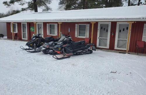 Trout Creek Hotel | Two Rivers Motel and Cabins of Kenton, MI