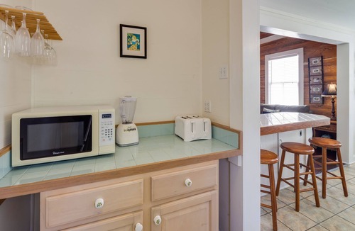Old Town Cabin | Two Rustic Cottages with Private Hot Tubs & Private Parking - Dogs OK