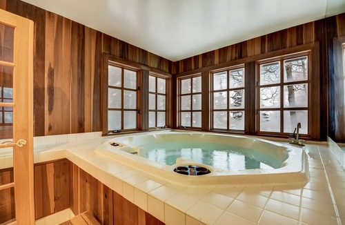 Salt Lake Mountain Resorts House | Ultimate Family Getaway with Resplendent Views sleeping up to 8 guests