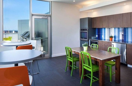 Theatre District Apartment | Unbelievable Chinatown 1BR w/W/D, near Green Line & Bars, by Blueground