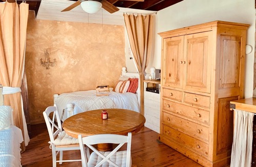 Mar Vista House | Under the Tuscan Sun Studio-Style Cottage With Stone Pool in West LA