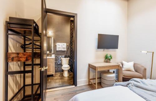 Downtown Nashville Apartment | Union St Lofts - Salon - Day Spa