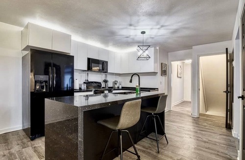 Kodak Apartment | Unique 4bed 3bath A-frame