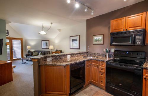 Winter Park Apartment | Unique & Comfortable Zephyr Mountain Lodge Condo with Slope and Continental Divide View condo