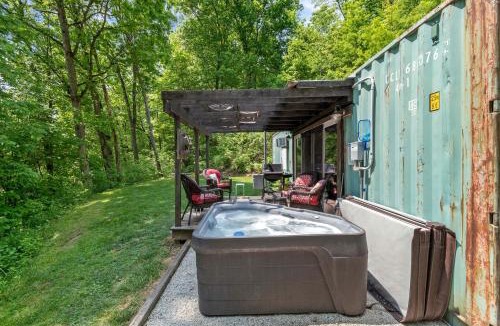 Somerdale House | Unique Dover Accommodation with a Hot Tub Perfect for Glamping in Ohio