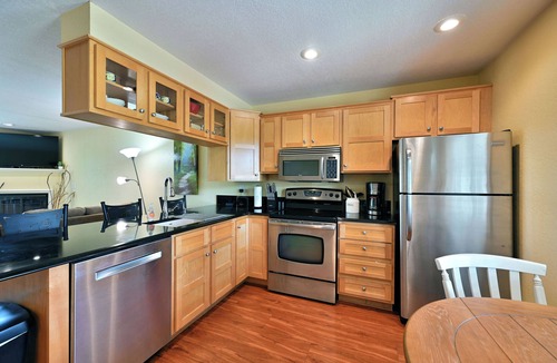 Birchwood Condo | Unit 109 2 Bdrm/2 BA