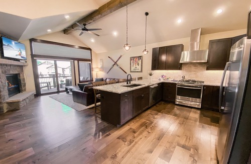 River Run House | Unit Close to Slopes, Gourmet Kitchen, Hot Tub