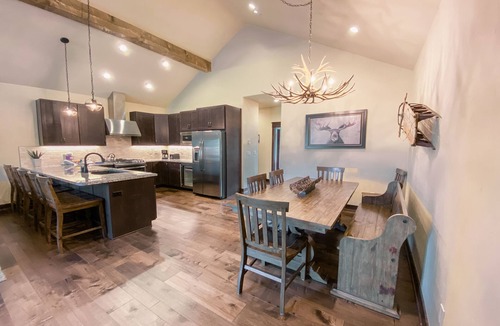River Run House | Unit Close to Slopes, Gourmet Kitchen, Hot Tub