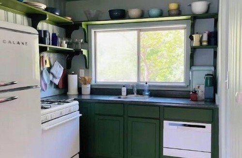 Clarkston Cabin | Up North feel in Clarkston, Lake cabin with kayaks