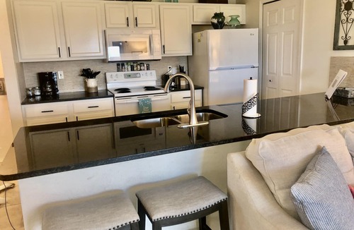 Butler Beach Condo | Updated and comfortable Ocean Hibiscus condo! Great location on Butler Beach!