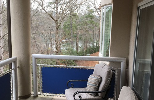 Salem Condo | Updated luxury Keowee Key condo, short drive to Clemson
