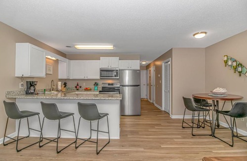 Surfside Beach House | Updated Second Floor Condo - 1 Bedroom - Only 2 Miles To The Beach! Golf Colony 17-G