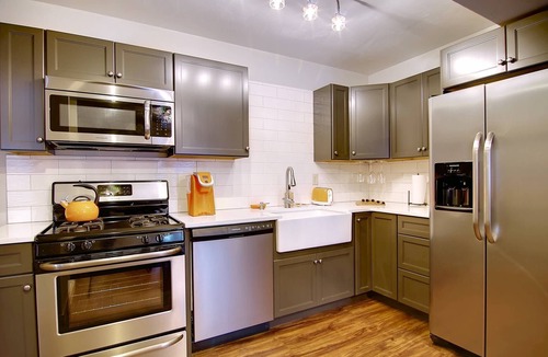 Steamboat Springs House | Updated TH w/Mtn Views-Pool-Hot Tub+ Steps to Free Mtn/Town Bus-Large Private Deck-W/D in Unit
