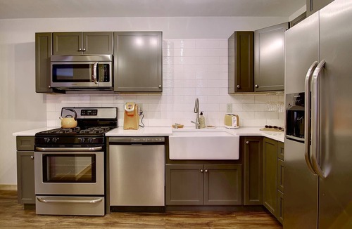 Steamboat Springs House | Updated TH w/Mtn Views-Pool-Hot Tub+ Steps to Free Mtn/Town Bus-Large Private Deck-W/D in Unit