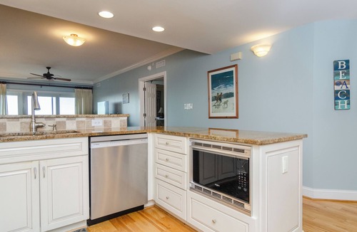 Shell Island Condo | Upgraded Oceanfront 3BR Condo in WrightsvilleDunes