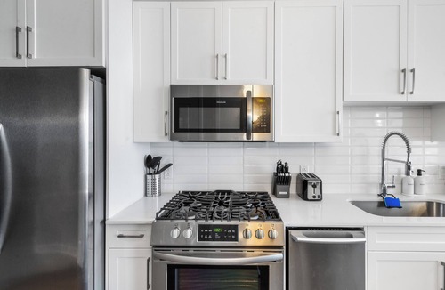 The Gulch Apartment | Upscale Studio in The Gulch Fast WiFi In-Unit W/D Secure Parking