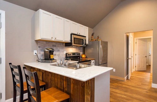 Madison House | Urban farm on 10 acres 15 minutes to downtown Nashville