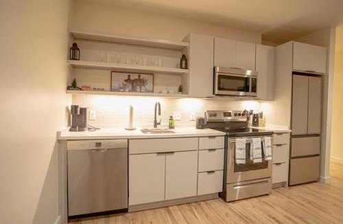 Midtown Apartment | Urban Oasis in Overton Square
