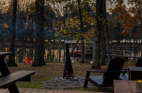 Gallatin House | Urban Rustic Boathouse on Cove