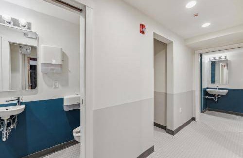 West End Hostel | Hostel ∙ 17 guests