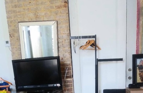 Treme House | V&J Guest House . Located in Historic Treme. Close to all amenities of the cit